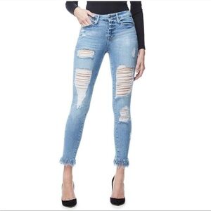Good American Frayed Hem Jeans. Too big for me.